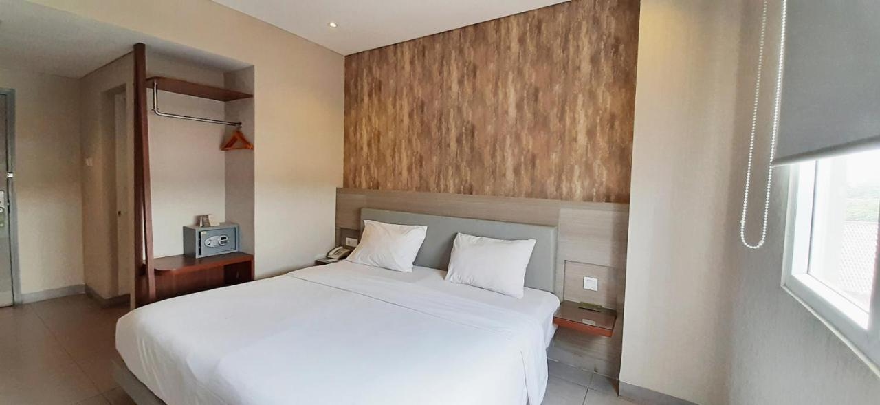 Lynn Hotel Serang Eksteriør billede